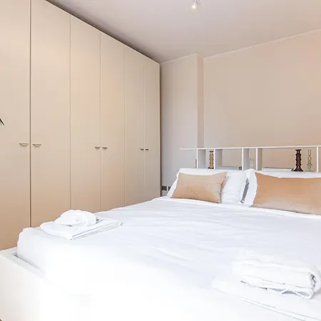 Dolce - By Lovecomo * Menaggio